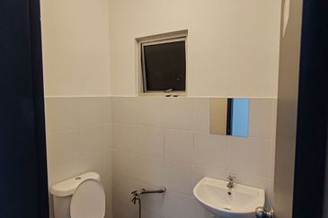 The Melodi ,Eco Majestic Semenyih @ Corner Shop for Sale