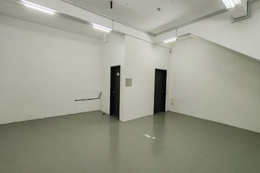 The Melodi ,Eco Majestic Semenyih @ Corner Shop for Sale