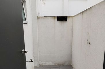 The Melodi ,Eco Majestic Semenyih @ Corner Shop for Sale