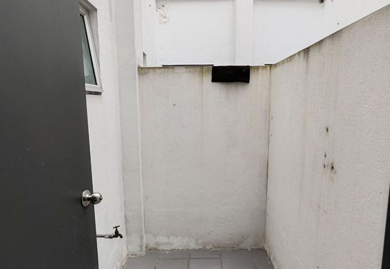 The Melodi ,Eco Majestic Semenyih @ Corner Shop for Sale