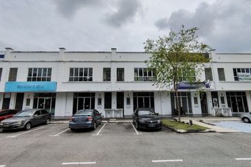 The Melodi ,Eco Majestic Semenyih @ Corner Shop for Sale