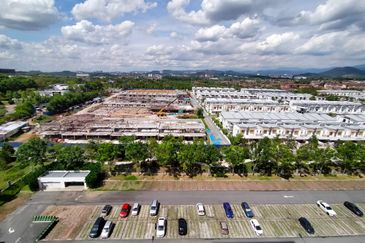 D'Cerrum Apartment @ Setia EcoHill