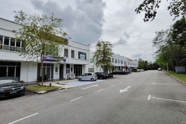 The Melodi ,Eco Majestic Semenyih @ Corner Shop for Sale