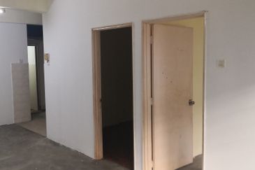 Pangsapuri Putra Raya