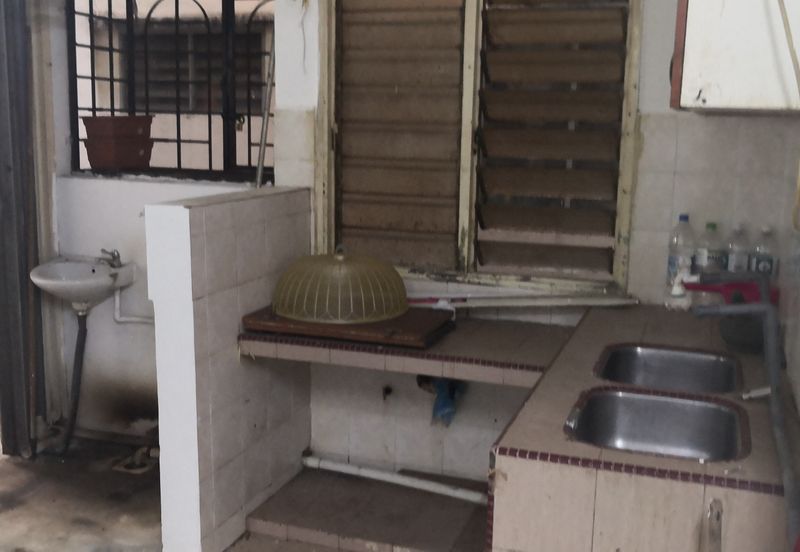 Pangsapuri Putra Raya