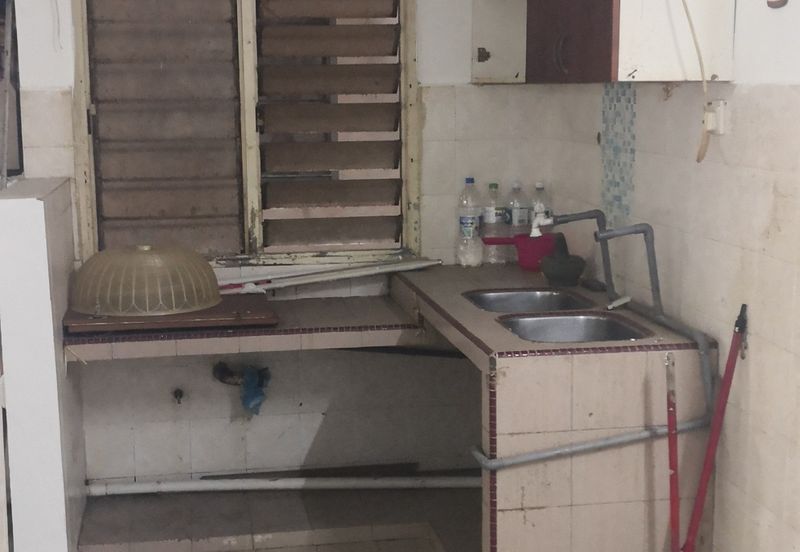 Pangsapuri Putra Raya