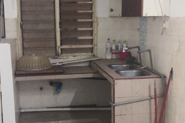 Pangsapuri Putra Raya