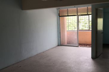 Putra Perdana Service Apartment For Sale!!!