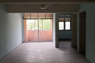 Putra Perdana Service Apartment For Sale!!!