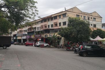 Putra Perdana Service Apartment For Sale!!!