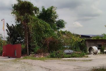 Industrial Zoning Land for Sale @ Jalan Bukit Kemuning Main Road, Sek 32 Shah Alam