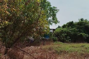 Industrial Zoning Land for Sale @ Jalan Bukit Kemuning Main Road, Sek 32 Shah Alam