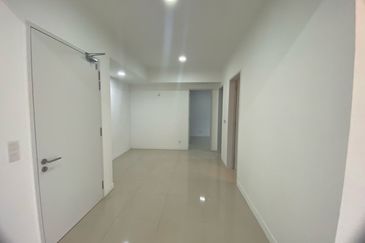 Lakefront Condominium | Emerald Hills @ Alam Damai