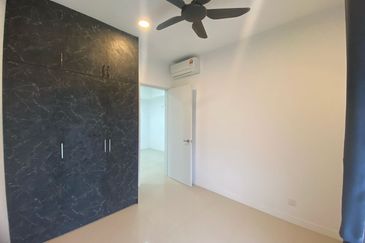 Lakefront Condominium | Emerald Hills @ Alam Damai