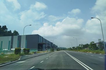 Detached factory cum 3-Storey Office for Sale @ Section U10, Shah Alam, Selangor