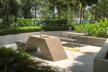 Pandora @ Tropicana Metropark