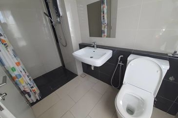 Pandora @ Tropicana Metropark