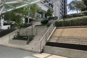 Pandora @ Tropicana Metropark