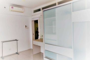 V12 Sovo (Menara Suria)