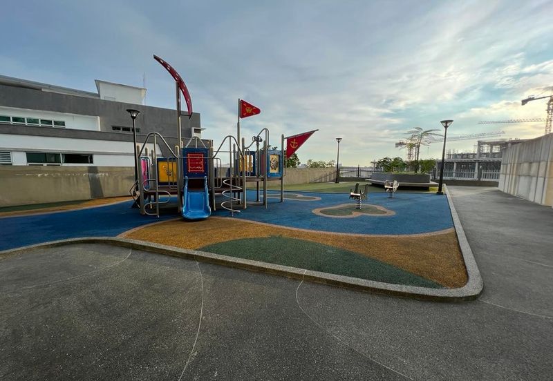 V12 Sovo (Menara Suria)