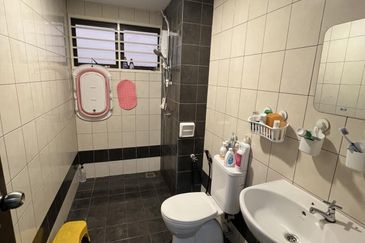 Indah Alam Condominium