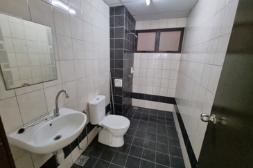 Indah Alam Condominium