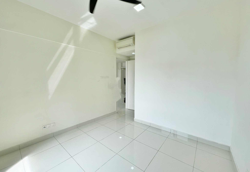 Pandora @ Tropicana Metropark