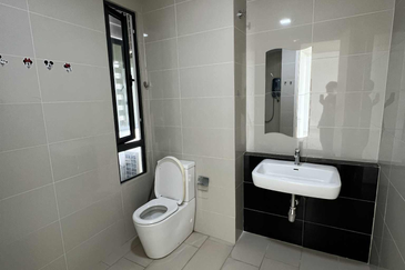 Pandora @ Tropicana Metropark