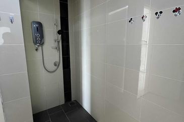 Pandora @ Tropicana Metropark