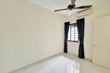 Pandora @ Tropicana Metropark