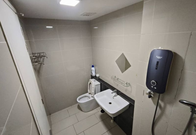 Pandora @ Tropicana Metropark