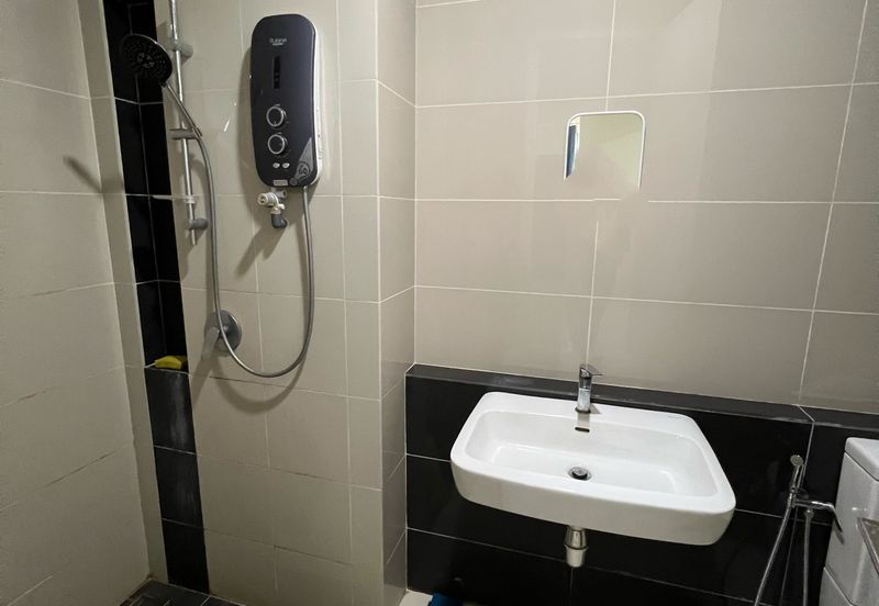 Pandora @ Tropicana Metropark