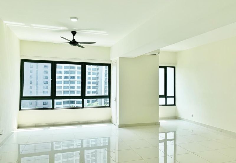 Pandora @ Tropicana Metropark