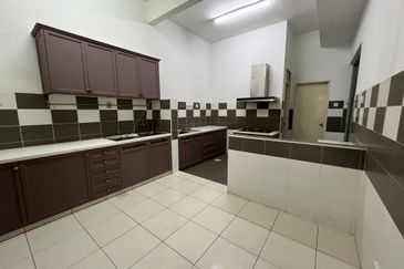 Setia Indah 9, Setia Alam