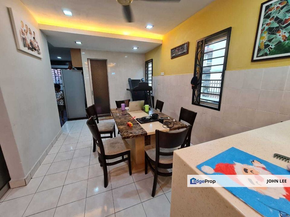 Taman Putra Impiana 2 Storey House, Selangor, Puchong
