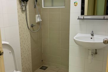 The Zest @ Kinrara 9