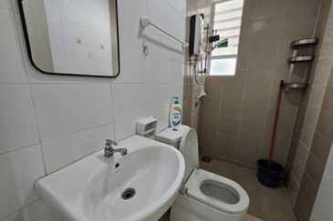 The Zest @ Kinrara 9