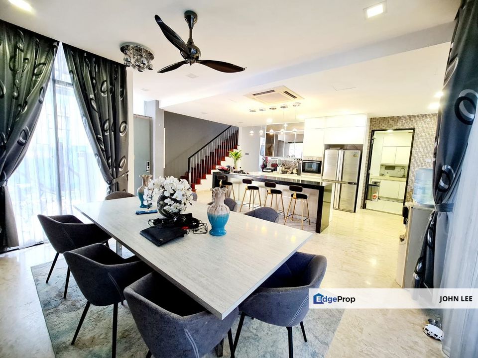 Lake Edge , Selangor, Puchong