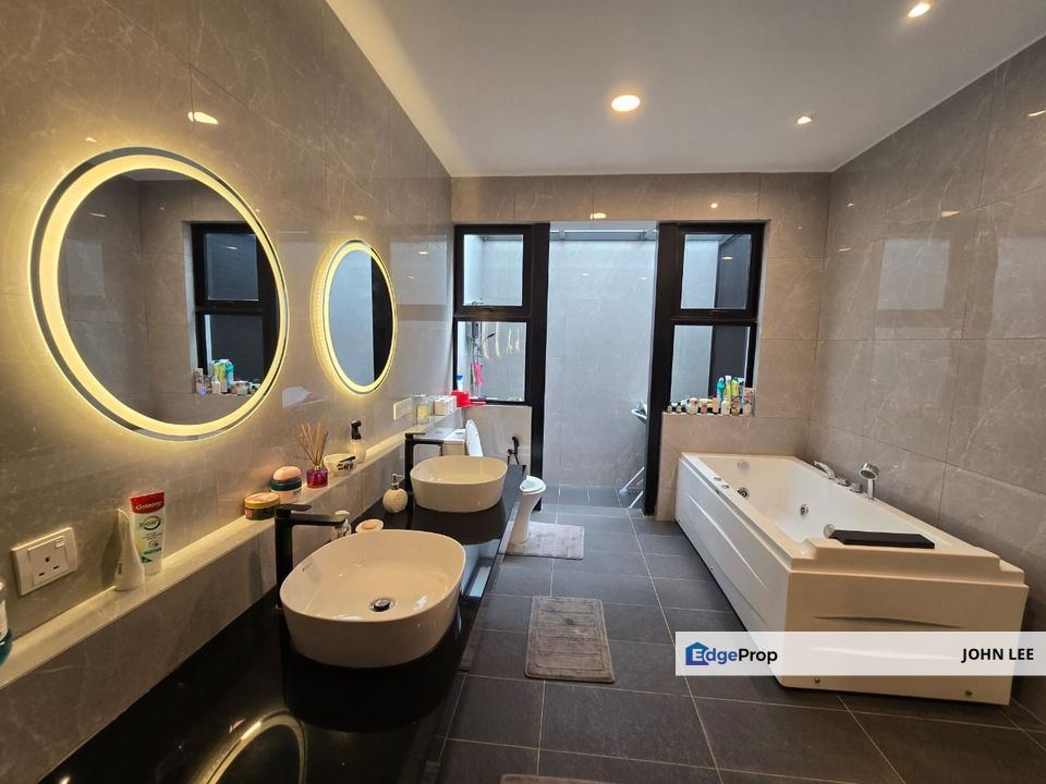 Lake Edge Puchong 2 Storey Semi D House for Sale Land size 50x90 4500sf Good Living Environment Good Location Easy Access LDP, Selangor, Puchong
