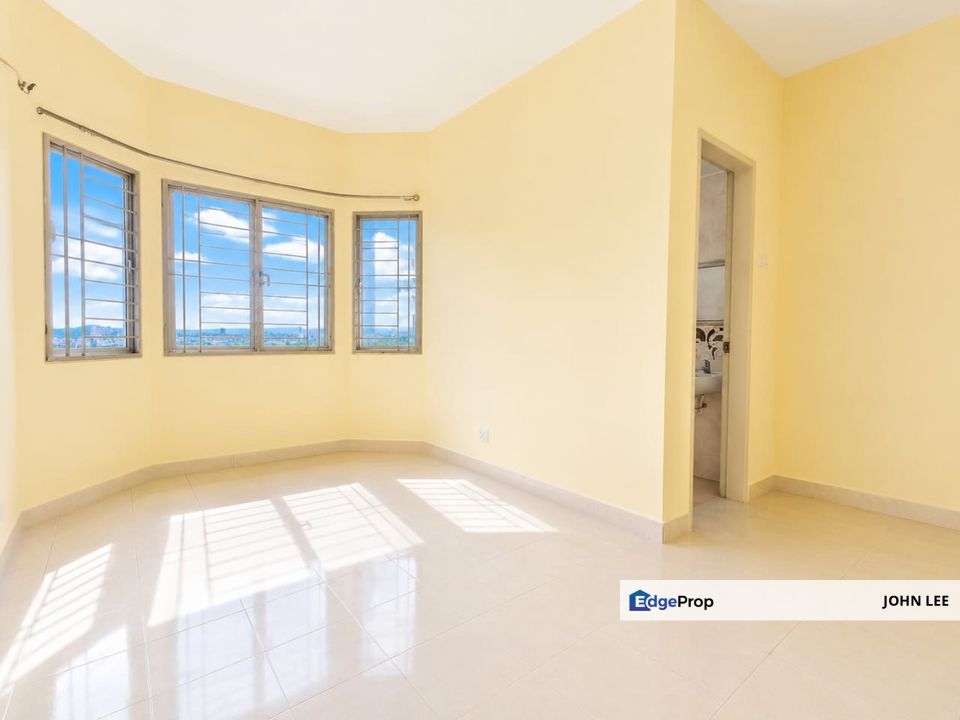 Puteri Bayu Apartment For Sale Build Up 900sqft 3 Bedroom 2 Bathroom Good Location Good House Condition, Selangor, Bandar Puteri Puchong