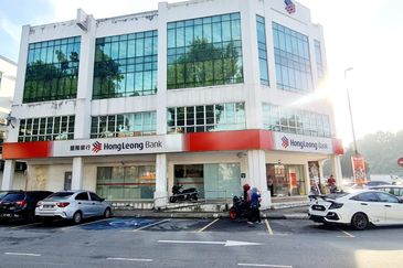 Puteri 1 Corner Shop