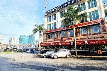 Puteri 1 Corner Shop