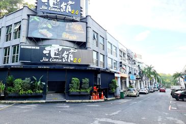 Puteri 1 Corner Shop