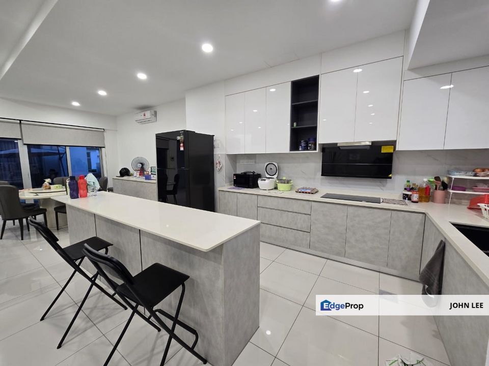 Elevia Residences Villa Taman Tasik Prima Puchong 3.5 Storey Villa House for Sale Full Reno Move in Condition with 3 Car Parking, Selangor, Puchong