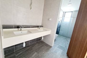 Taman Puchong Legenda