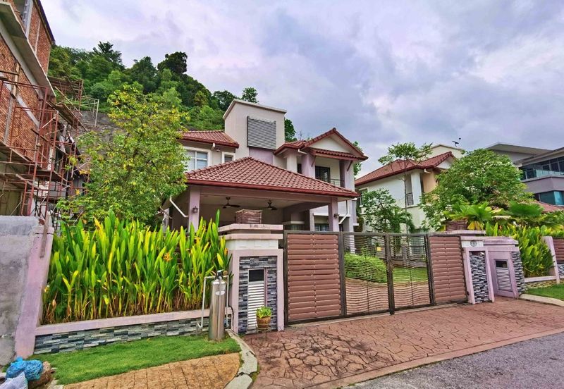 Rare Bungalow at Hilltop Bandar Puteri 12