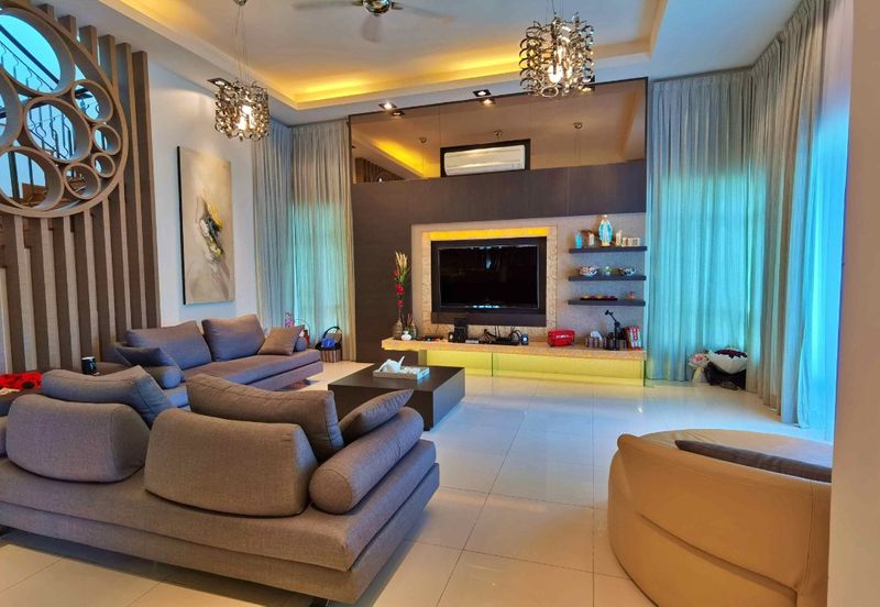 Rare Bungalow at Hilltop Bandar Puteri 12