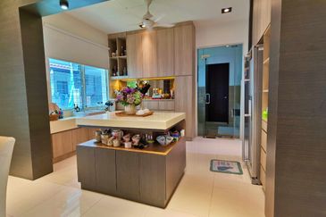 Rare Bungalow at Hilltop Bandar Puteri 12