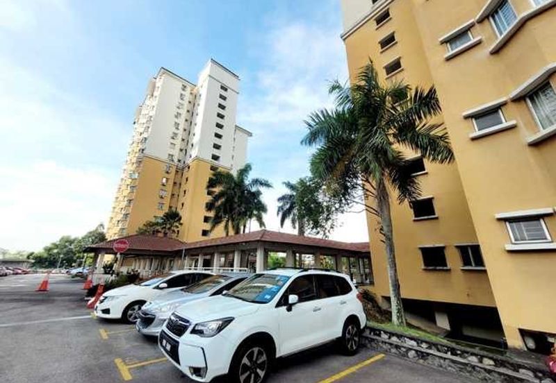 Puteri Bayu Apartment