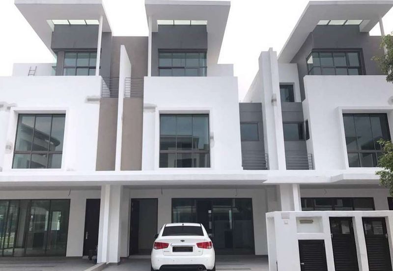 Lake Point Residence